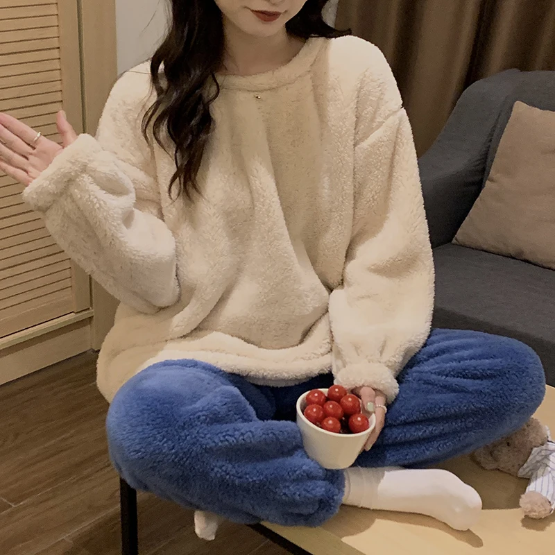 

Winter thickened plush coral velvet pajamas women plus velvet simple round neck loose large size pullover home service suit