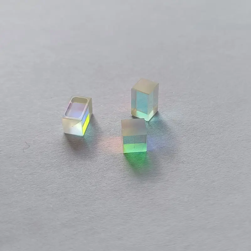 20PCS Mini Damaged Cross Dichroic X-Cube Prism RGB Combiner Splitter Optical Glass Square Prism Party Decoration Randomly Issued