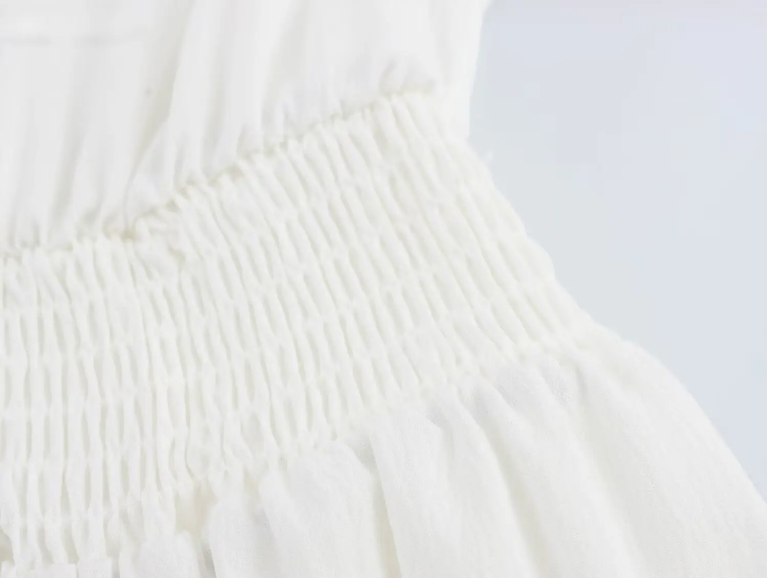 2025 الصيف قصيرة الأكمام المرأة فستان أبيض الخامس الرقبة المرقعة الدانتيل مرونة الخصر ألف خط فساتين بوهو فستان شاطئ قصير غير رسمي