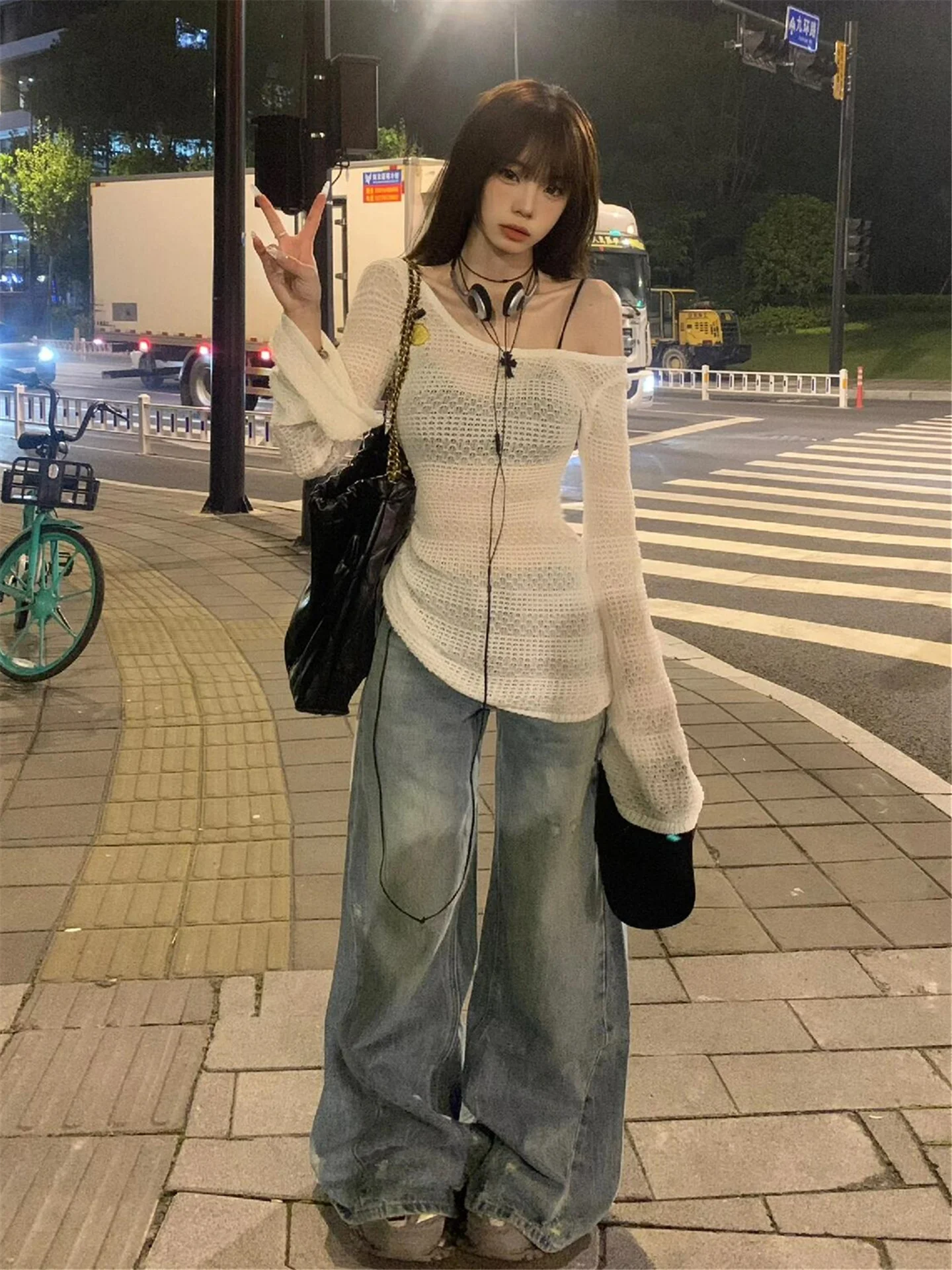 

Американские джинсы в уличном стиле с низкой посадкой, широкими штанинами, свободные, стройнящие, удлиненные, слегка расклешенные, повседневные, из хлопка