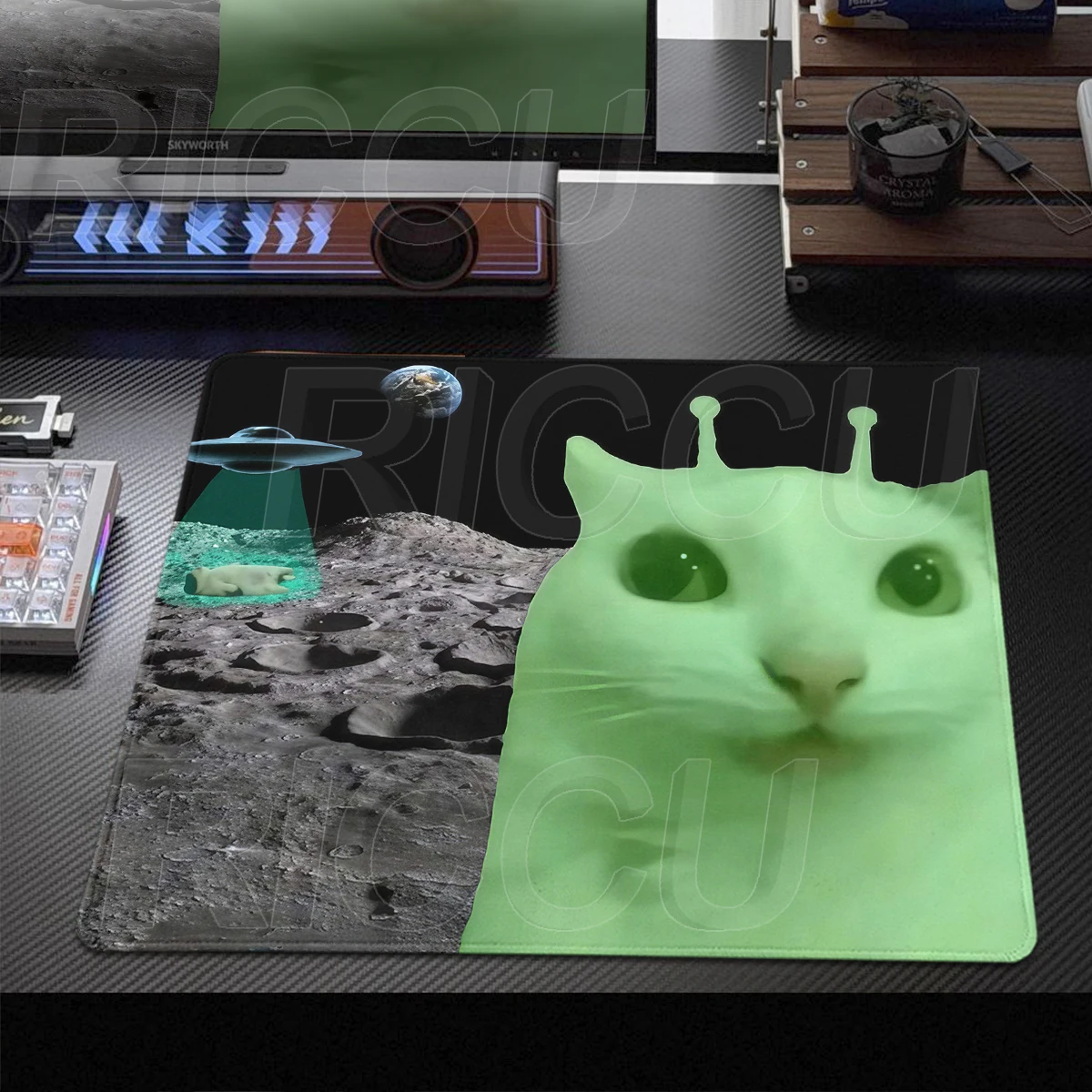 Small Funny Cat Desk Mat Alien Cat Meme Mouse Pad Laptop Rubber Non-Slip Lock Edge Portable Mousemat Office & Gaming Accessories