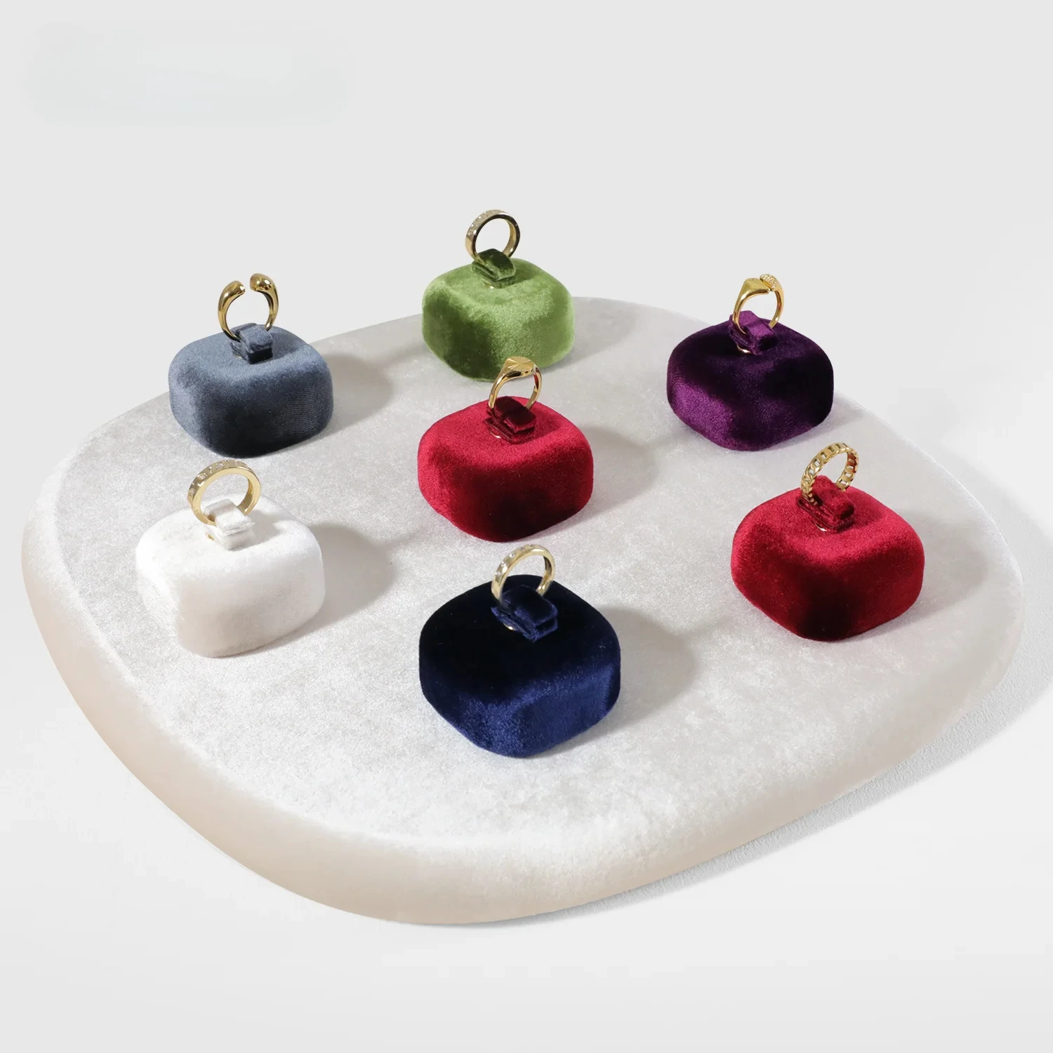 Luxurious Velvet Jewelry Ring Earring Display Stand Counter Window Showcase Props for Boutique Jewelry Organizer Tray