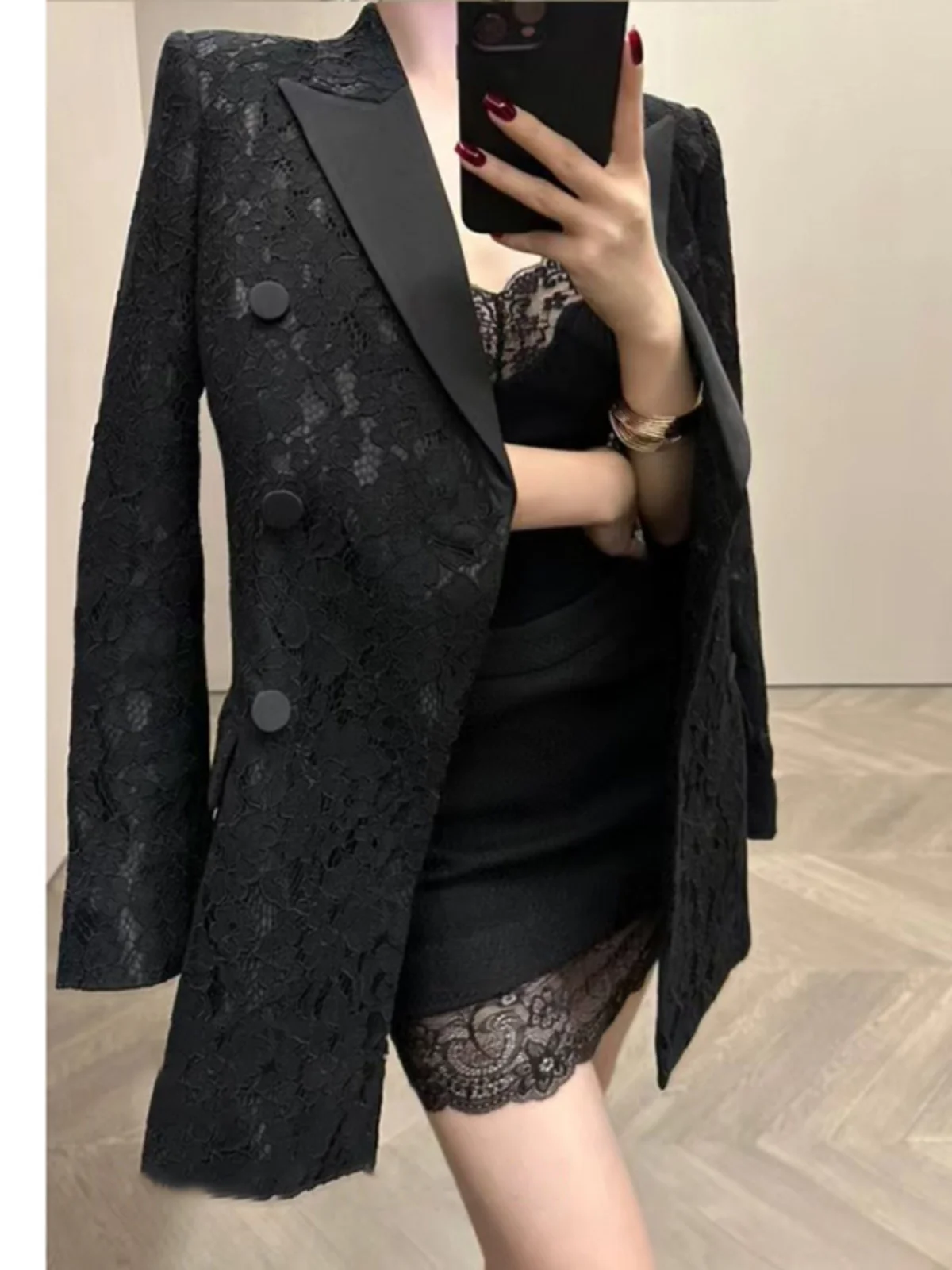 

Женский деловой костюм из шелка с кружевными вставками и вырезами, облегающий, для зимы, для офиса, модный