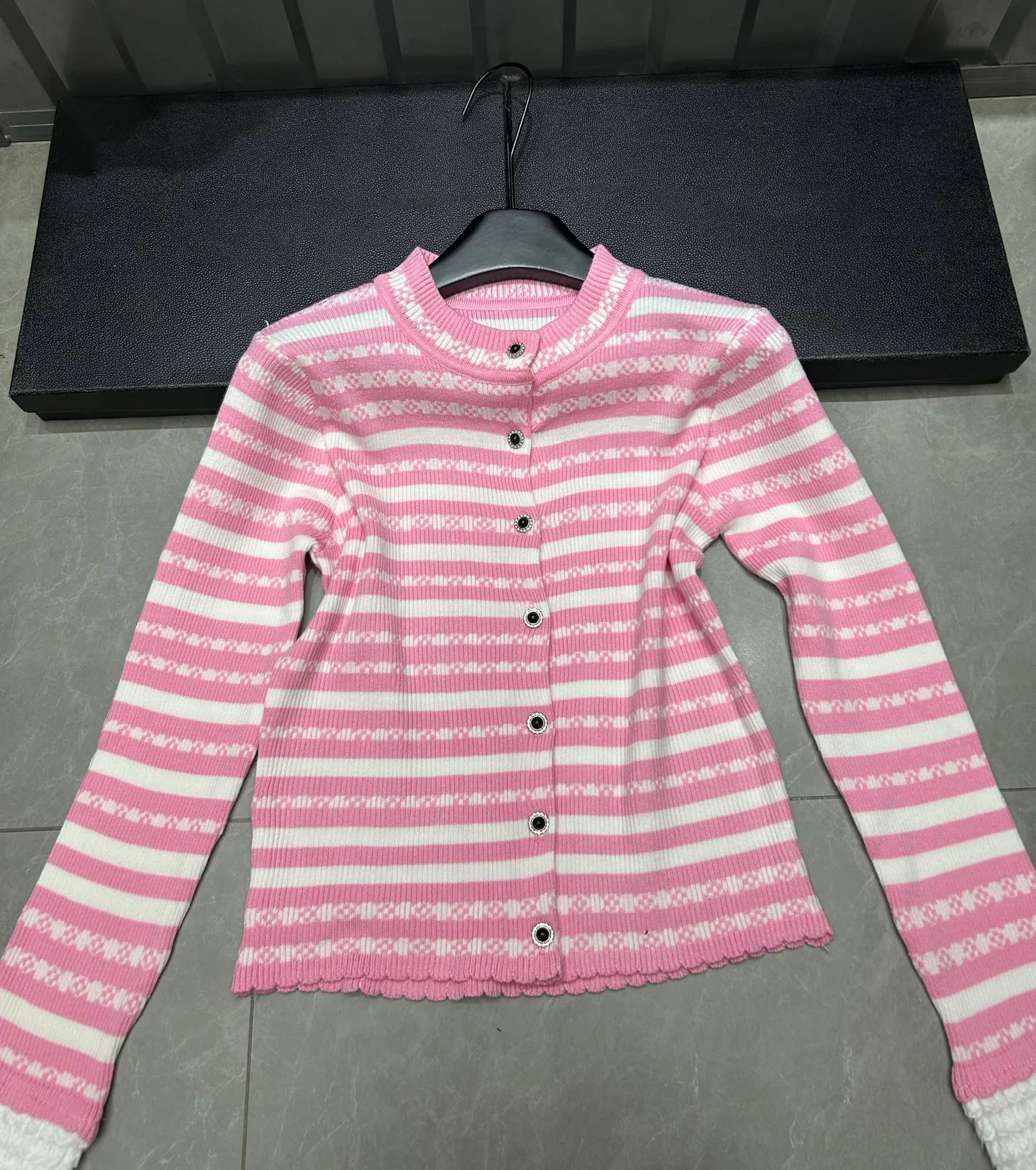 

Striped Knitted Sweater Cardigan Women Autumn Winter Long Sleeve O-neck Single-breasted Chic Ladies Jumpers Tops C234