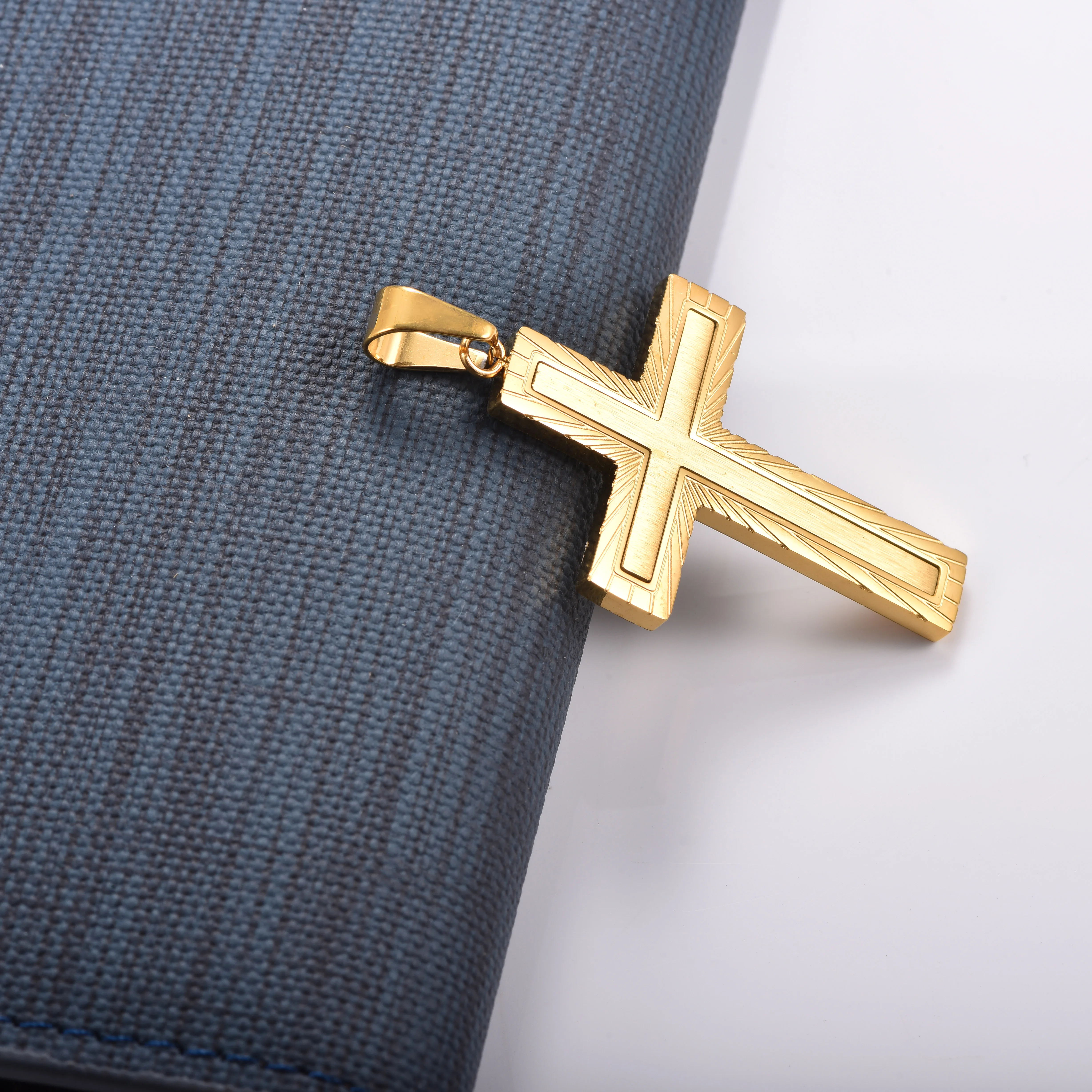Vintage-Halskette mit Kreuzanhänger aus poliertem Edelstahl, Unisex, für den täglichen Gebrauch, Geburtstags- und Weihnachtsgeschenk. – Detail 1