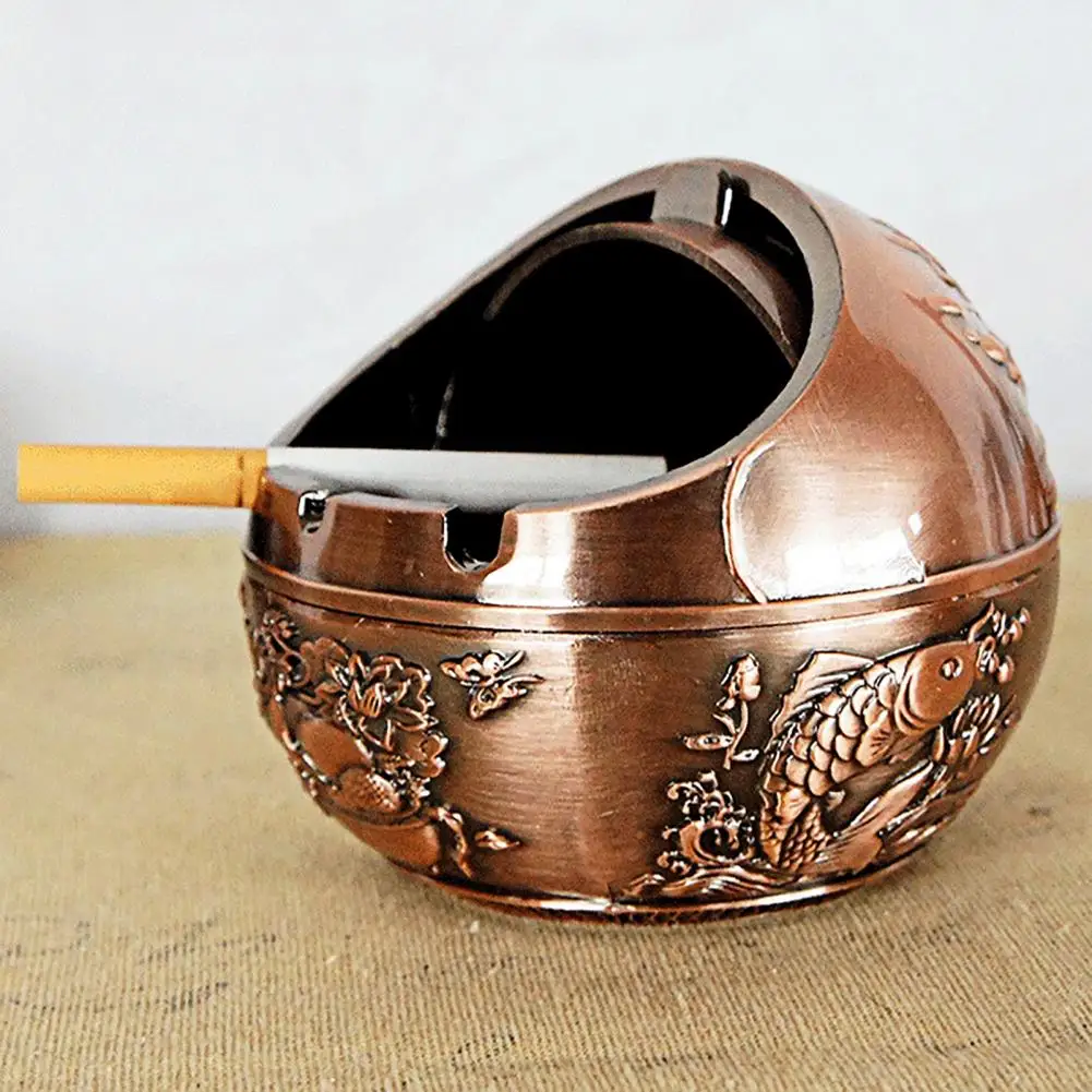 

Ashtray Ball Shaped Windproof Alloy Anti-fall Ash Container for House Cigarette Smoking Holder Ash Holder with Lid Home Decor