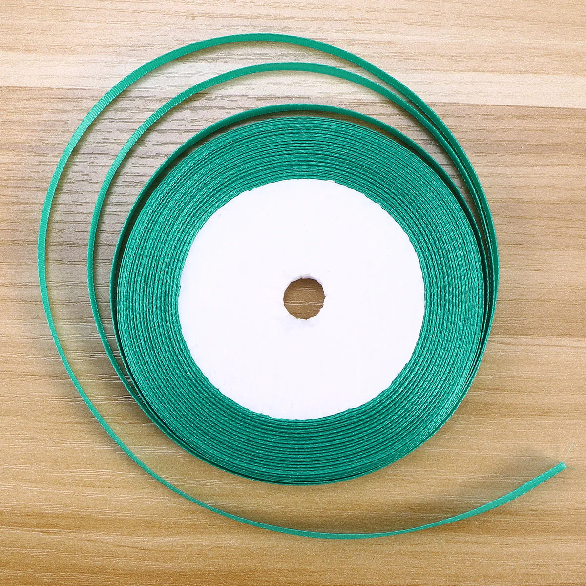 

Premium Polyester 6Mm Durable Ribbon Roll for Crafting Wedding Gift Wrapping Birthday Premium Polyester Ribbon DIY Hairbow
