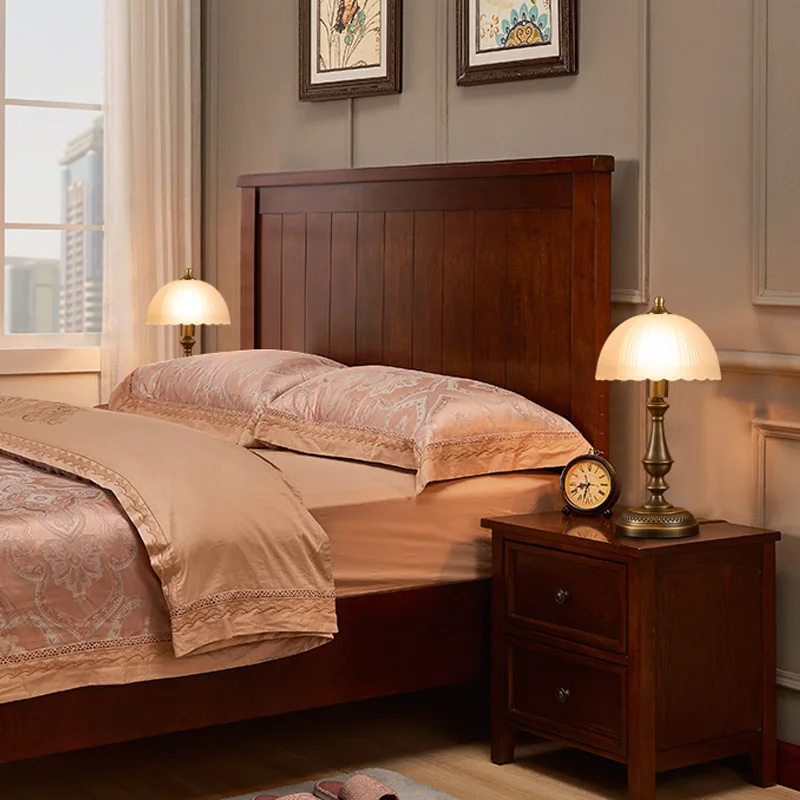 

American all-copper retro table lamp European luxury simple bedroom bedside light luxury living room French lamp