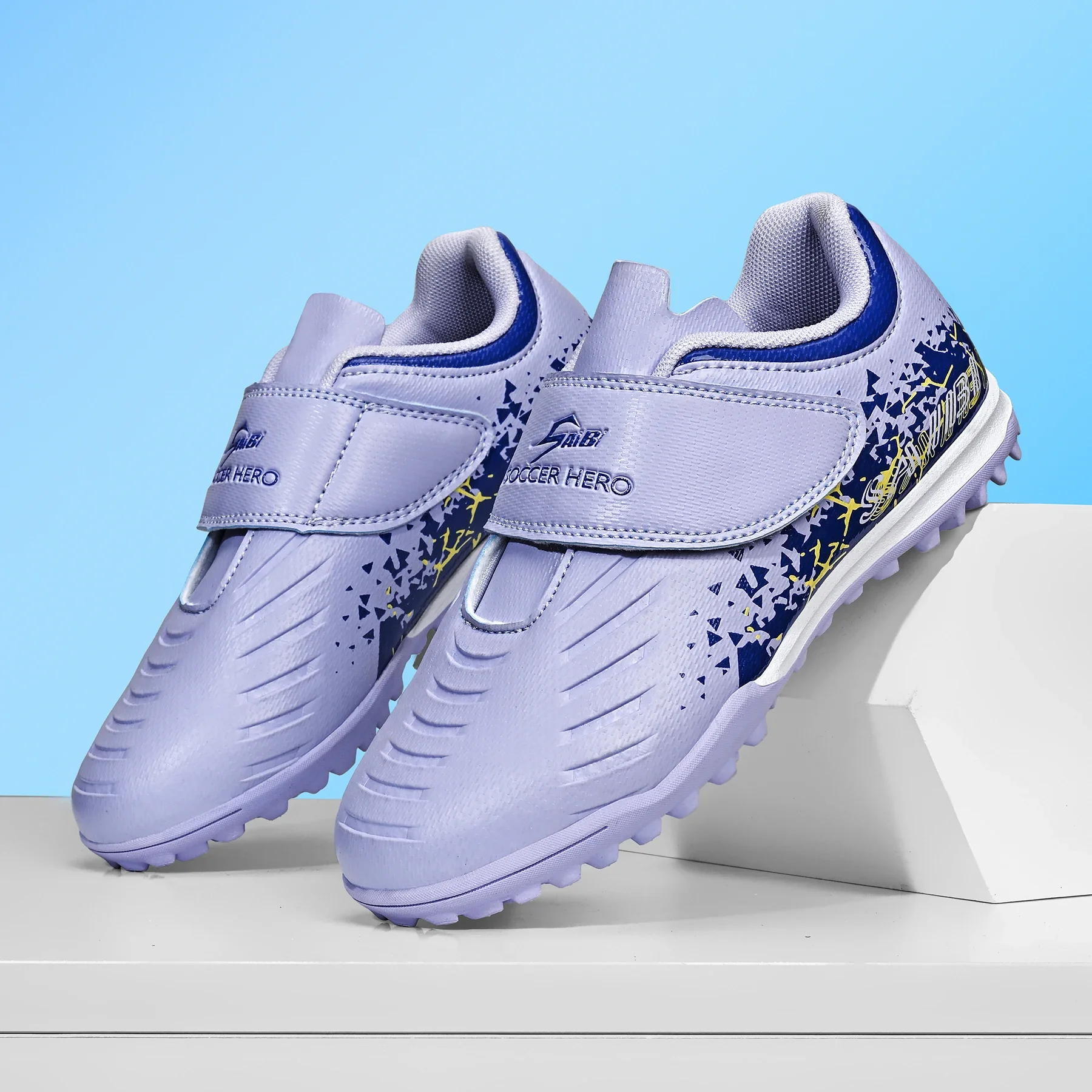 

Новые детские профессиональные футбольные бутсы для мальчиков, нескользящие кроссовки, удобные сверхлегкие футбольные бутсы TF, спортивная обувь унисекс