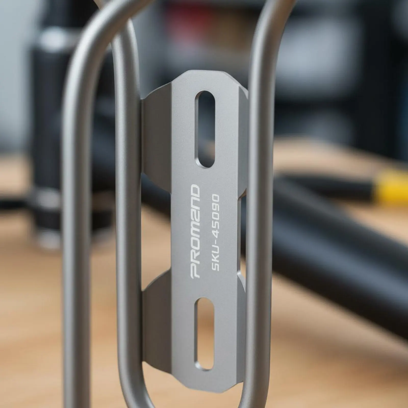 

Держатель для бутылки из металлического сплава, нержавеющий, для велосипеда, с надежным креплением, устойчивый к погодным условиям