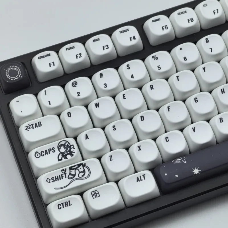 Mechanical Keyboard Space Astronaut Korean Plain White Style Keycap 130 Key PBT Dye Sublimation Configuration for GMK67 Keyboard