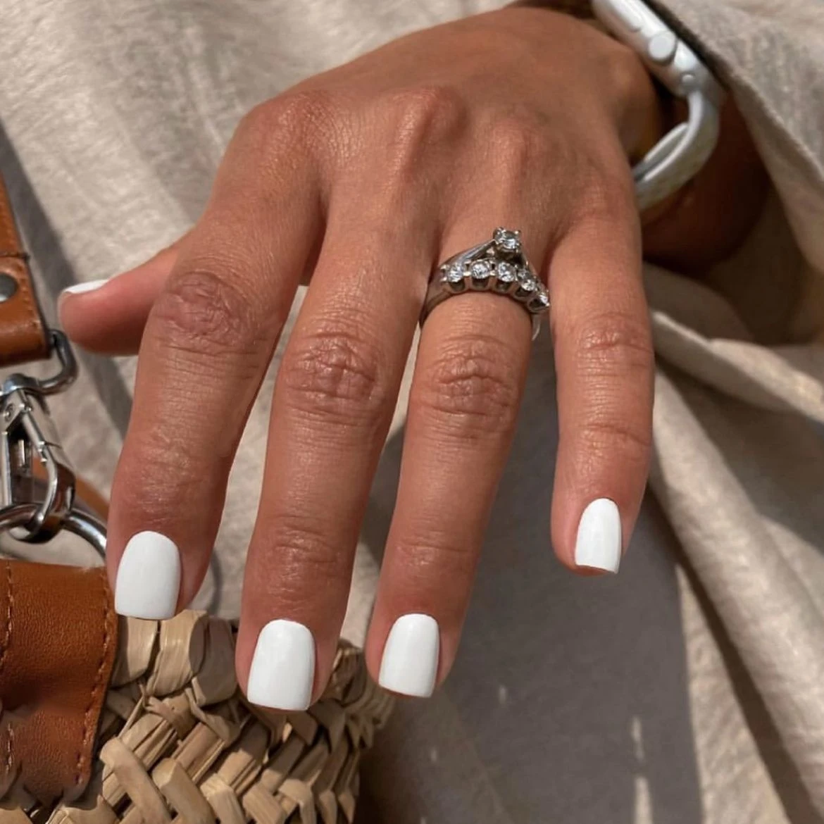 아몬드 블랙 매트 가짜 손톱 손톱에 착용 가능한 프레스 솔리드 컬러 여성용 거짓 손톱 소녀 DIY 매니큐어 일일 파티 사용 24Pcs