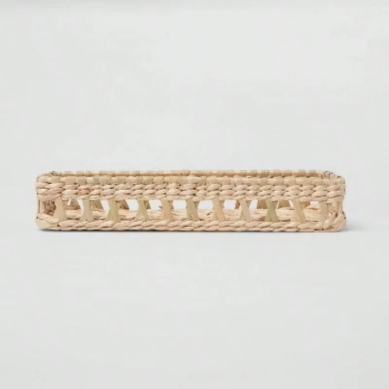 천연 소재 트레이 - 천연 소재의 트레이는 욕실 장식과 쉽게 어울리며 예술적인 분위기를 더해줍니다.