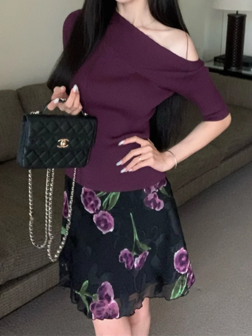 الغريبة كيتي ريترو الأزهار التنانير الصغيرة المرأة مثير جديد 2025 الصيف محبوك لطيف سليم قبالة الكتفين تي شيرت ملابس الشارع الشهير غير رسمية