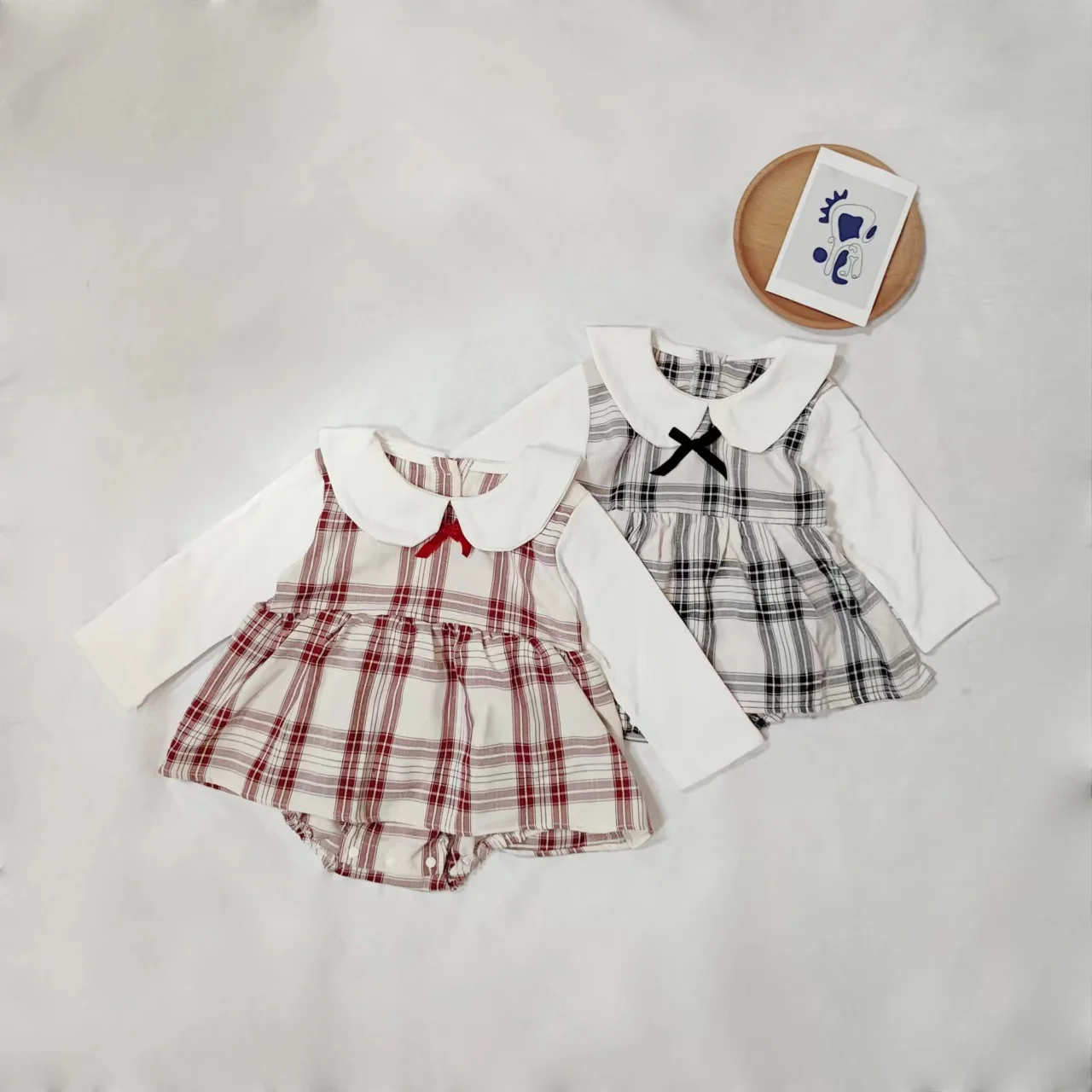 

Детский комбинезон HY22378 для девочек, весна-осень, в корейском стиле, с цветными блоками и клетчатым узором, с длинным рукавом, с воротником-юбкой, для малышей