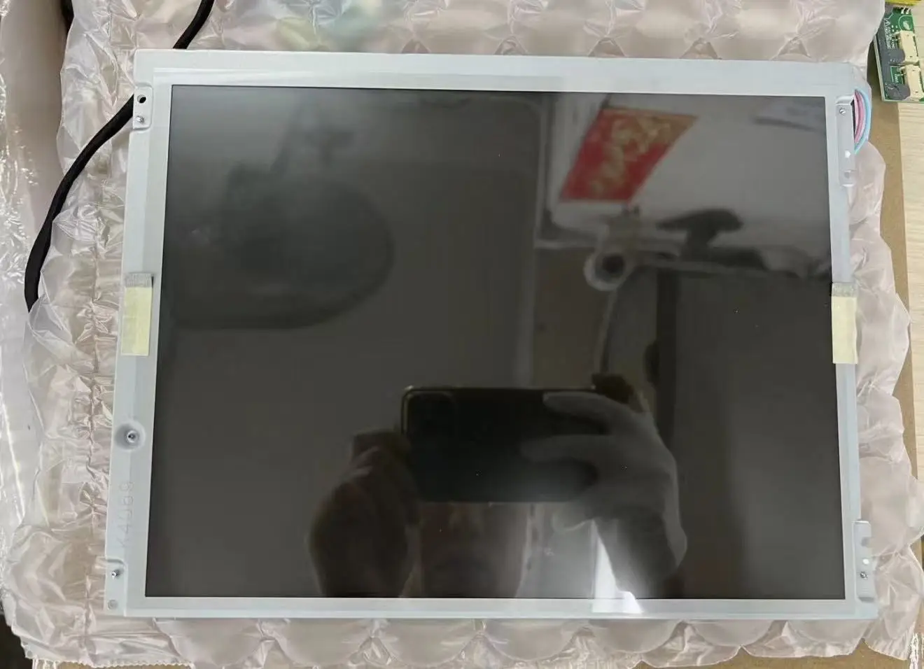 Brand new, factory-sealed 12.1-inch LQ121S1DG42 LCD monitor