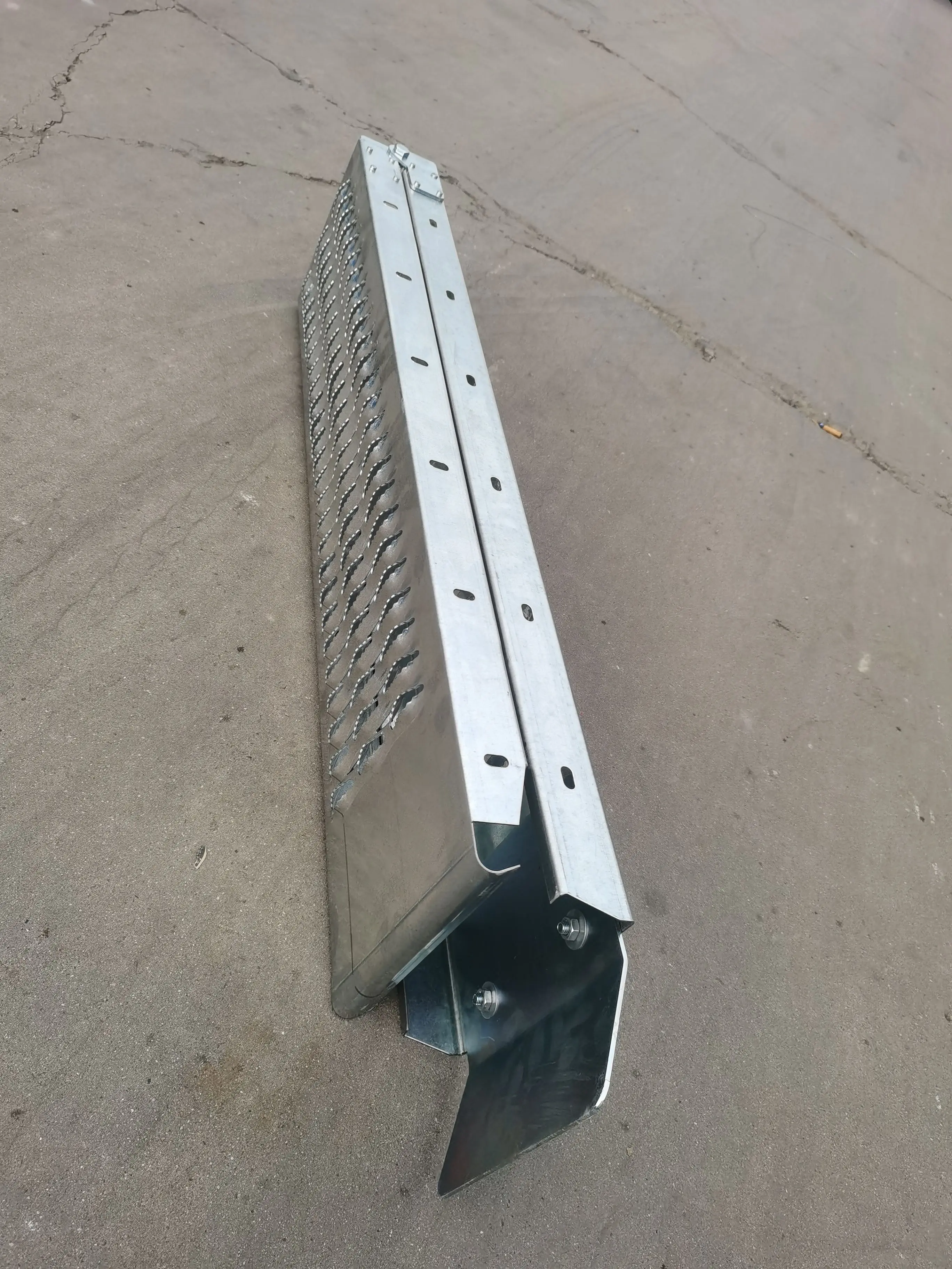 Thickened motorcycle boarding ramp plate folding,  pedal, foldable motorcycle artifact universal type