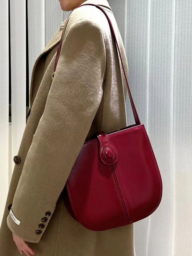 Designer Vintage Saddle Bag Women Single Shoulder Handbag Cow Split Leather Red Bucket Bag Female Street Casual Messenger Bag