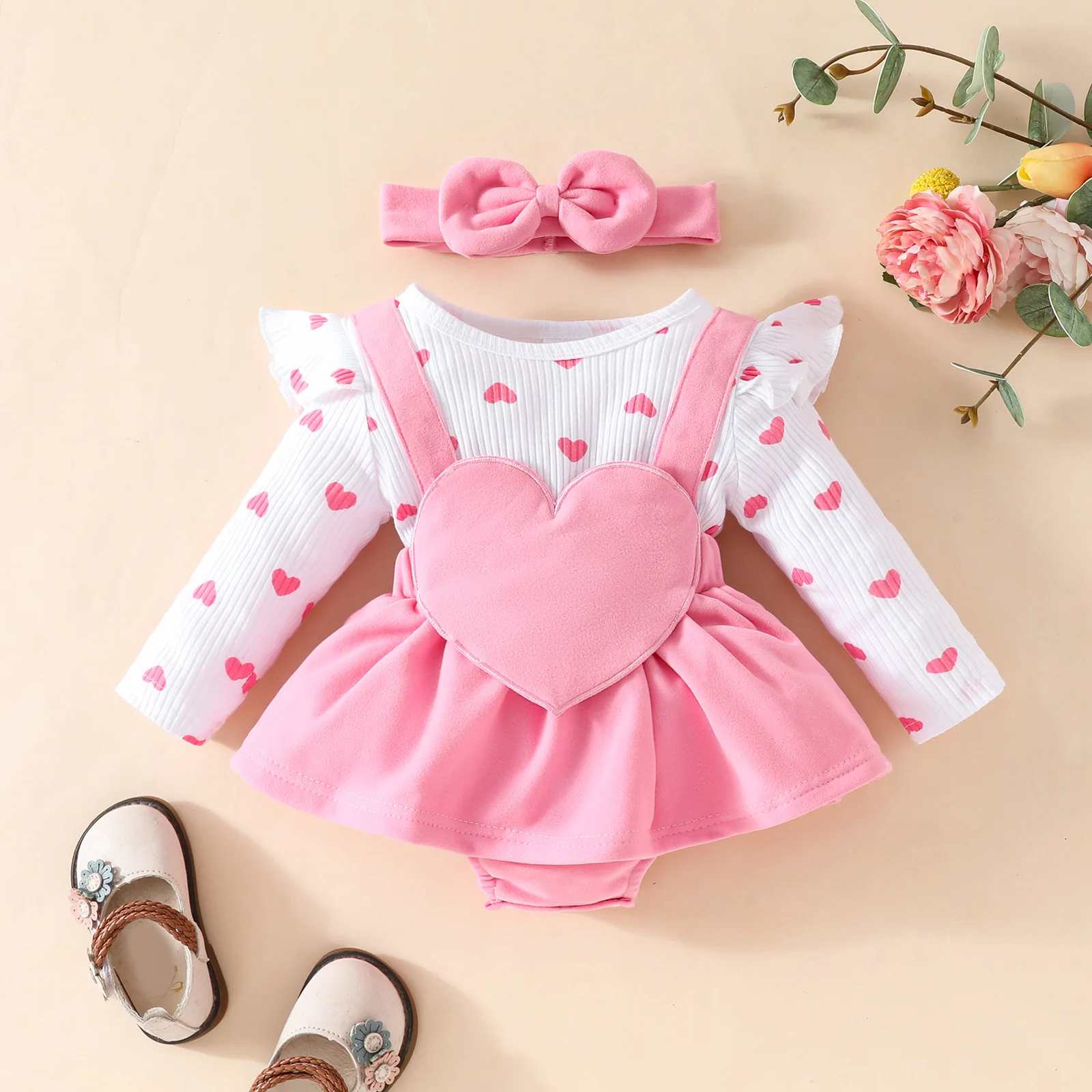 

2025 Summer New Infant and toddler girl baby heart-printed long-sleeved triangular Ha dress embroidered fake 2 pces of Ha dress