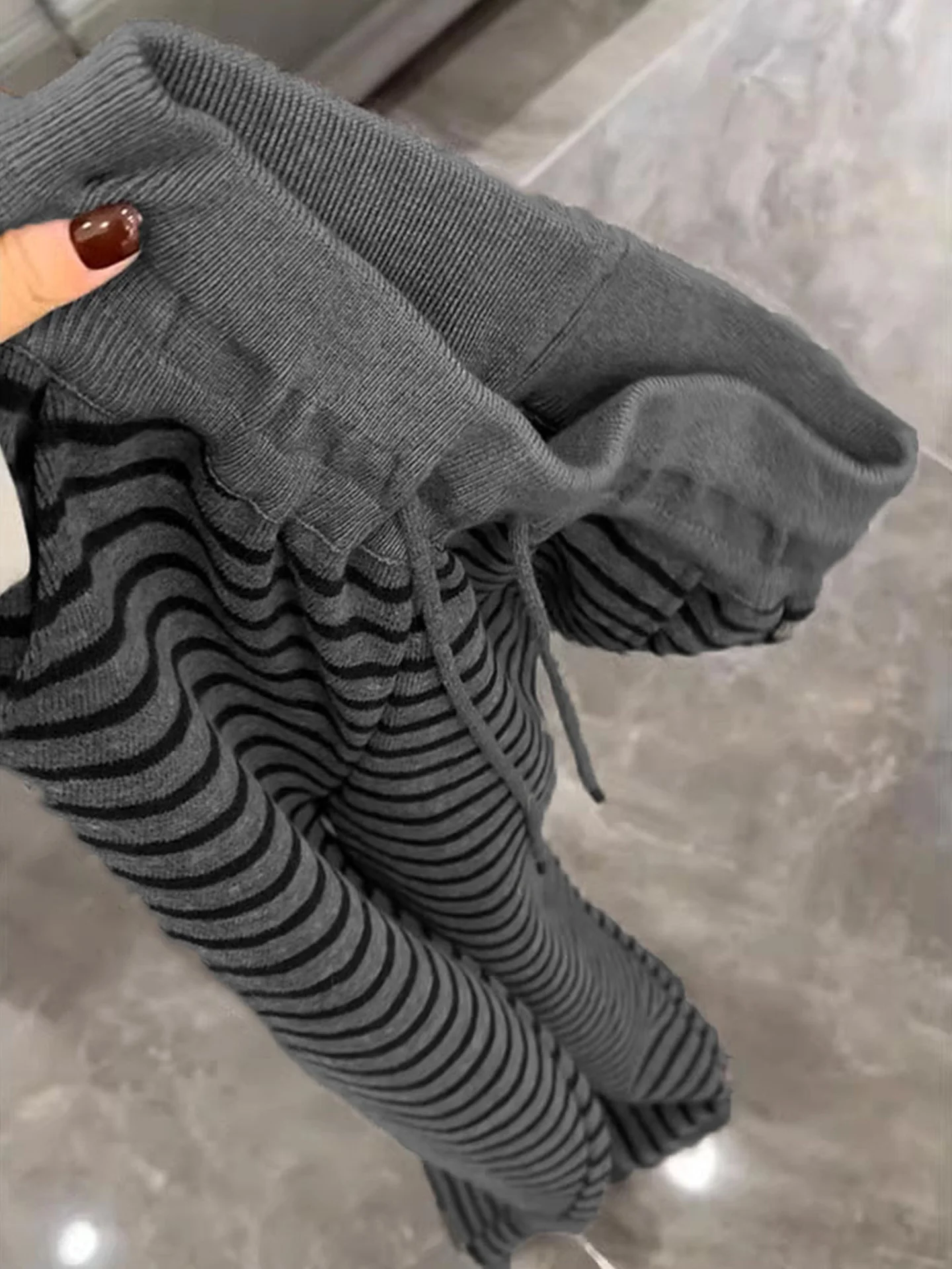 กางเกงขายาวทรงหลวมถักลายทางสีสันสดใส เอวยางยืด กระชับหุ่น สไตล์ลำลอง แฟชั่นฤดูใบไม้ร่วง 2025