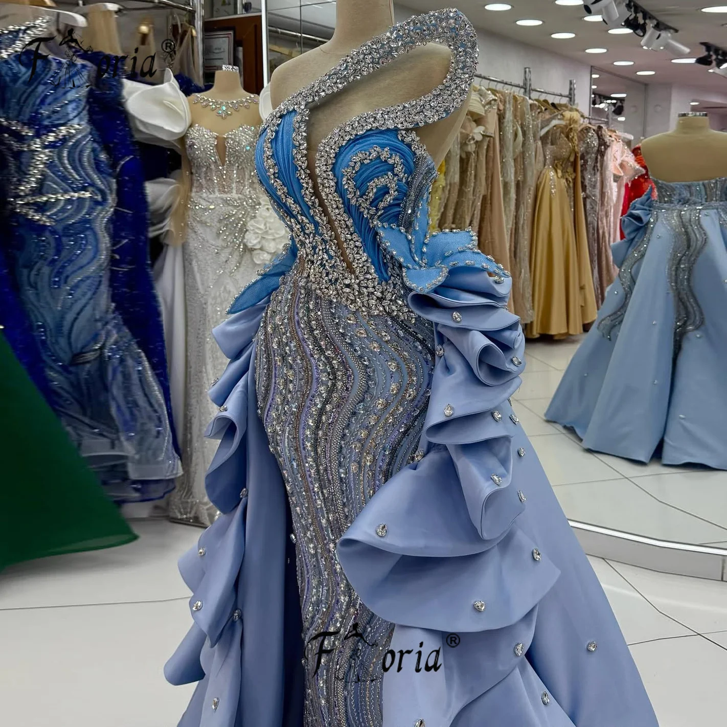 فستان سهرة أنيق بحورية البحر مزين بالخرز الكامل مع تنورة قابلة للفصل وكريستال أزرق في دبي للحفلات الراقصة رداء السهرة مخصص 2025