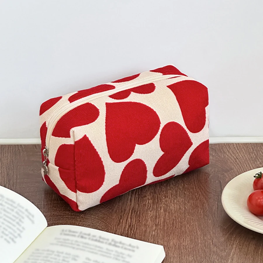 المرأة سعة كبيرة القلب طباعة نمط حقيبة مستحضرات تجميل مخلب منظم أدوات التجميل السفر غسل مستلزمات التجميل حقيبة التخزين ماكياج الحقيبة