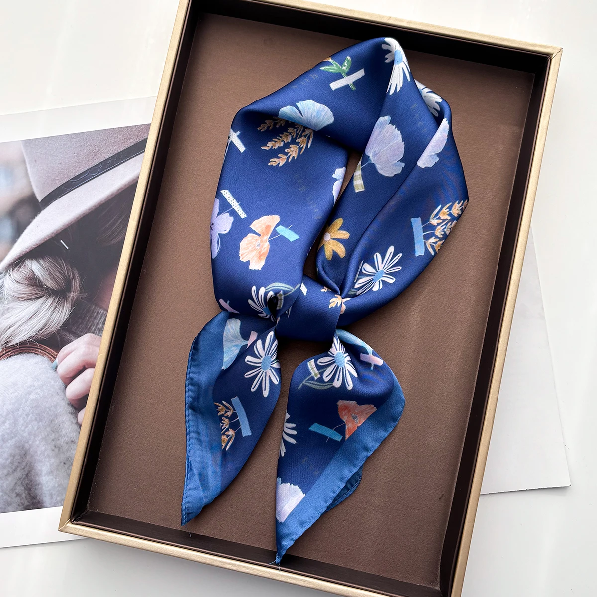 

Женский шарф с цветочным принтом, шелковый квадратный шейный платок, весенне-осенняя шаль, платок, повязка на голову, палантин, шарфы, галстуки Bufanda