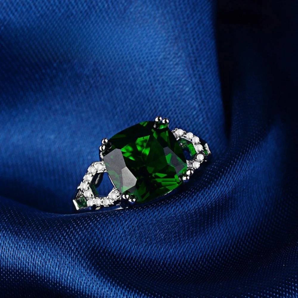 Damenring aus 925er Sterlingsilber mit blauem Saphir, farbigen Rubinen und Smaragden als Inlay – elegantes Schmuckstück. – Detail 6