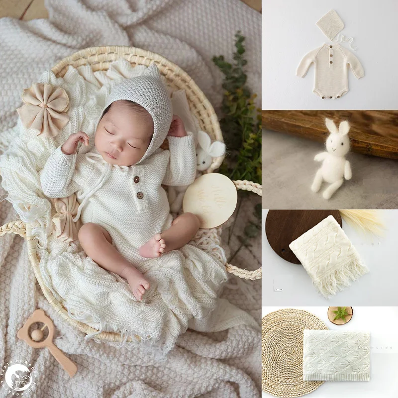 Puntelli per fotografia neonato tutine lavorate a maglia Outfit Hat Handmade Rabbit Doll coperta con nappe sonaglio Studio Photo Shoot accessori