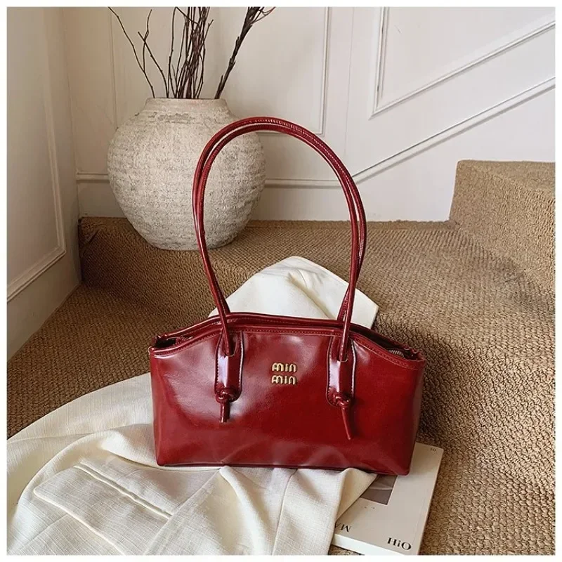 Elegant Minimalist Vintage Designer Diaper Bag Luxury Leather For Women Large Capacity Unique Shoulder Bag Fashionable Crossbody