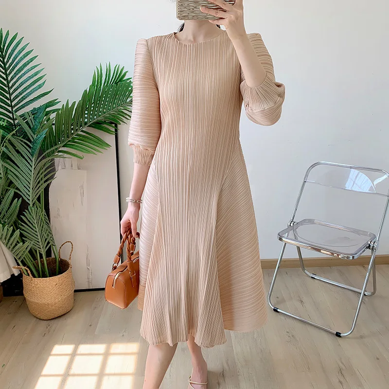 

Pleated Seaside Holiday Flower Bud Dress Women's Summer Simple Summer Senior Sense Long Dresses Fashion Loose Skirt 2023 New