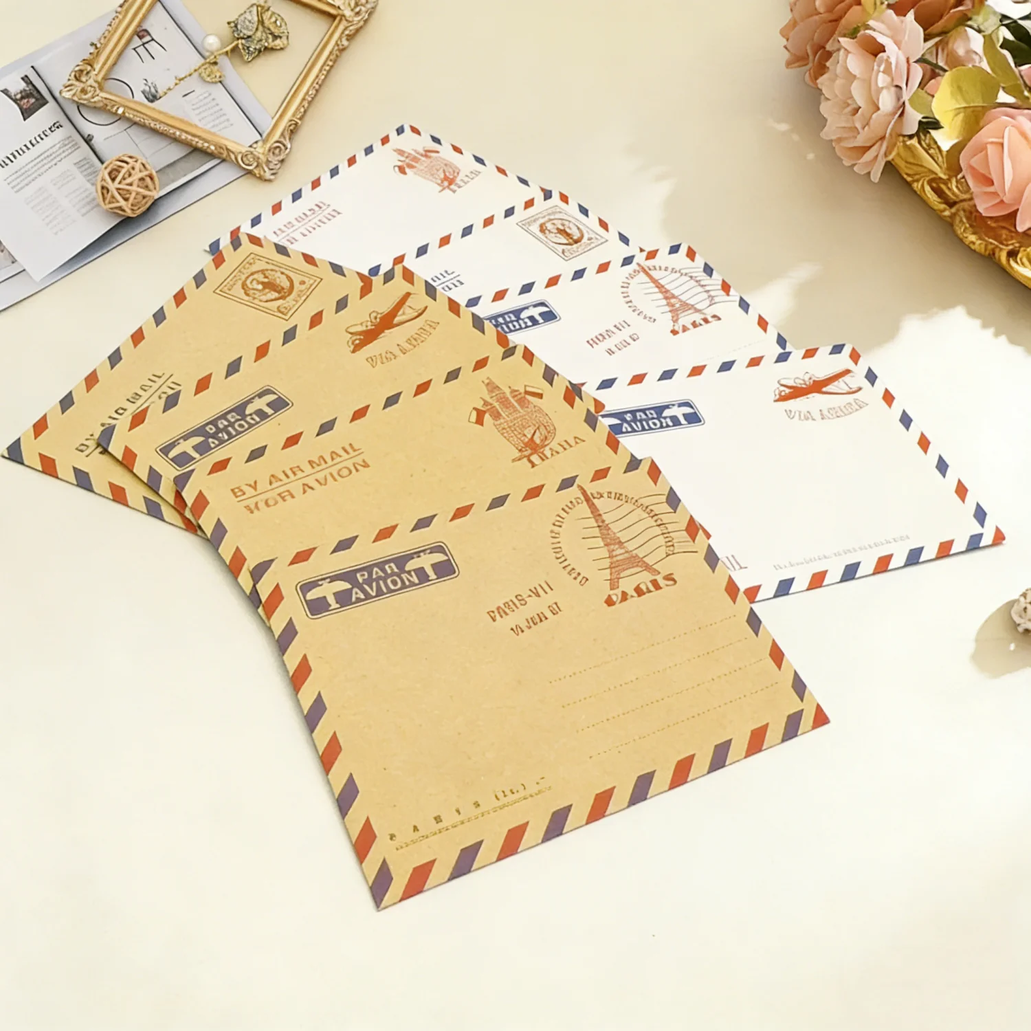 

50Pcs British Vintage Mini Envelopes Retro Kraft Paper Small Envelopes European Classical Style for Gift Cards