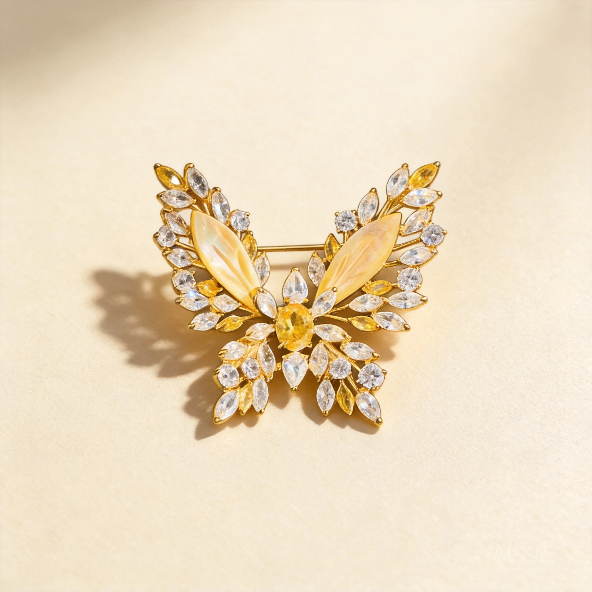 Chinese Style Lucky Natural Mother Of Pearl Butterfly Brooch Copper Alloy Inlaid Zircon Elegant Women Fashion Jewelry Blessing
