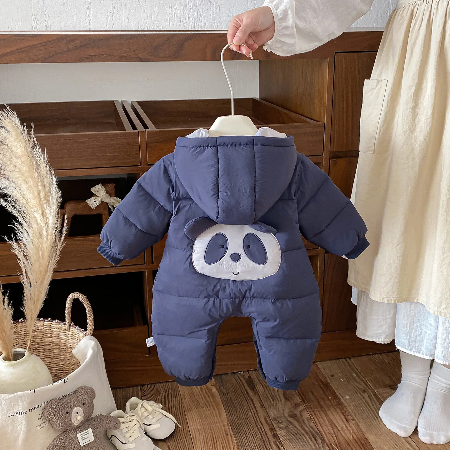 

Infant Boys Rompers New Winter Panda Embroidery Thicken Warm Toddler Boys Jumpsuits Hooded Windproof Newborn Boys Bodysuits