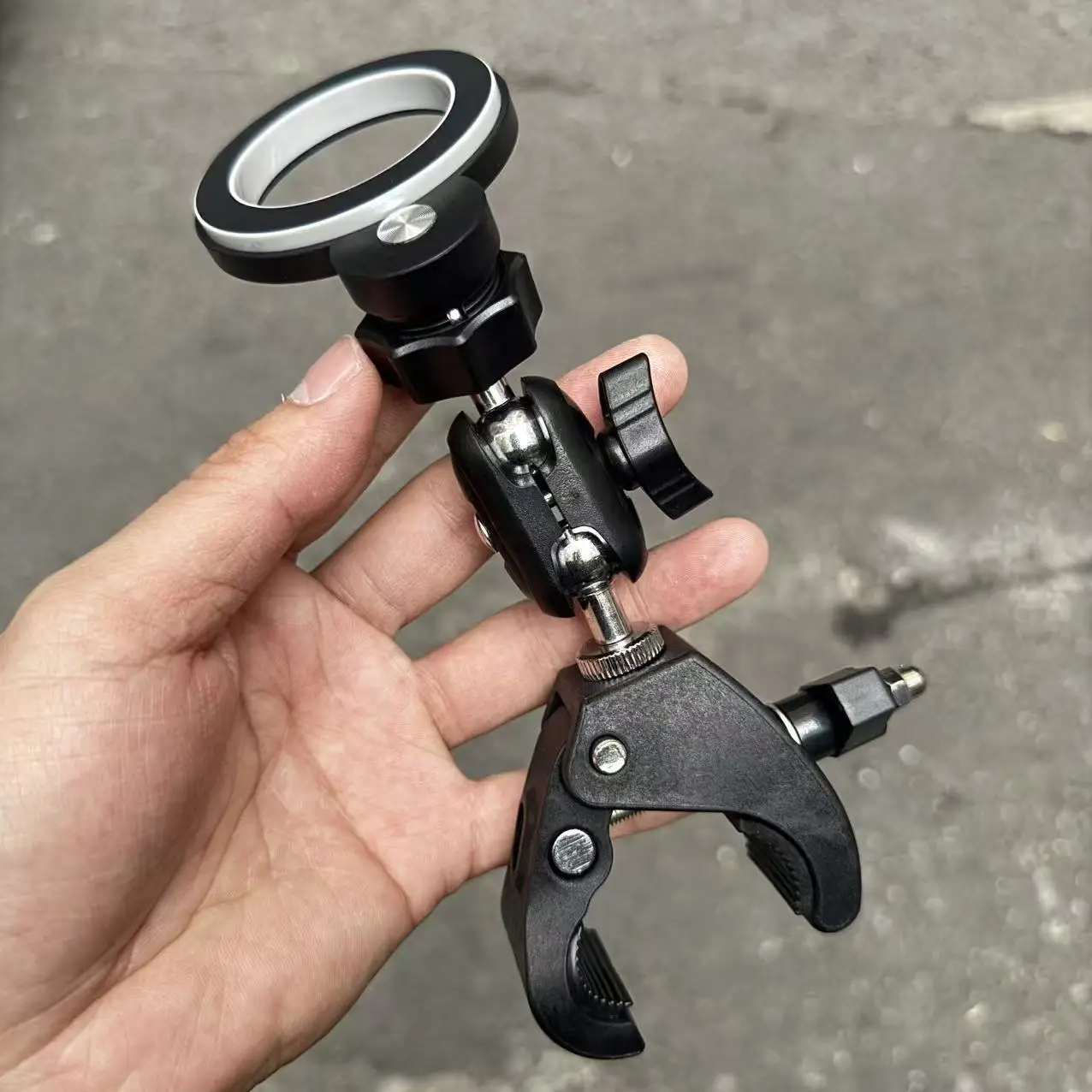 360-Grad-Drehbarer Auto-Lenkrad-Fixierclip Magnetische Saugklemme Große Klemme Fahrrad-Handyhalterung Universal – Detail 7