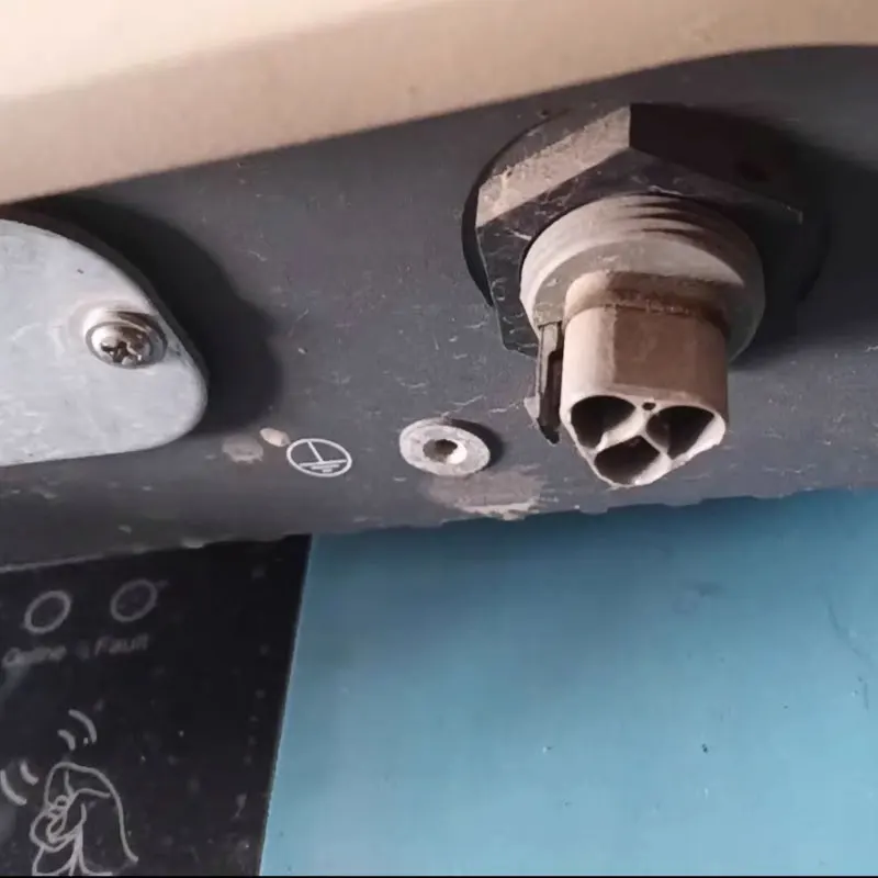 موصلات Wieland الألمانية قابس تيار متردد 3 فتحات لمرحلة واحدة على عاكس الشبكة Solis Sungrow Omnik