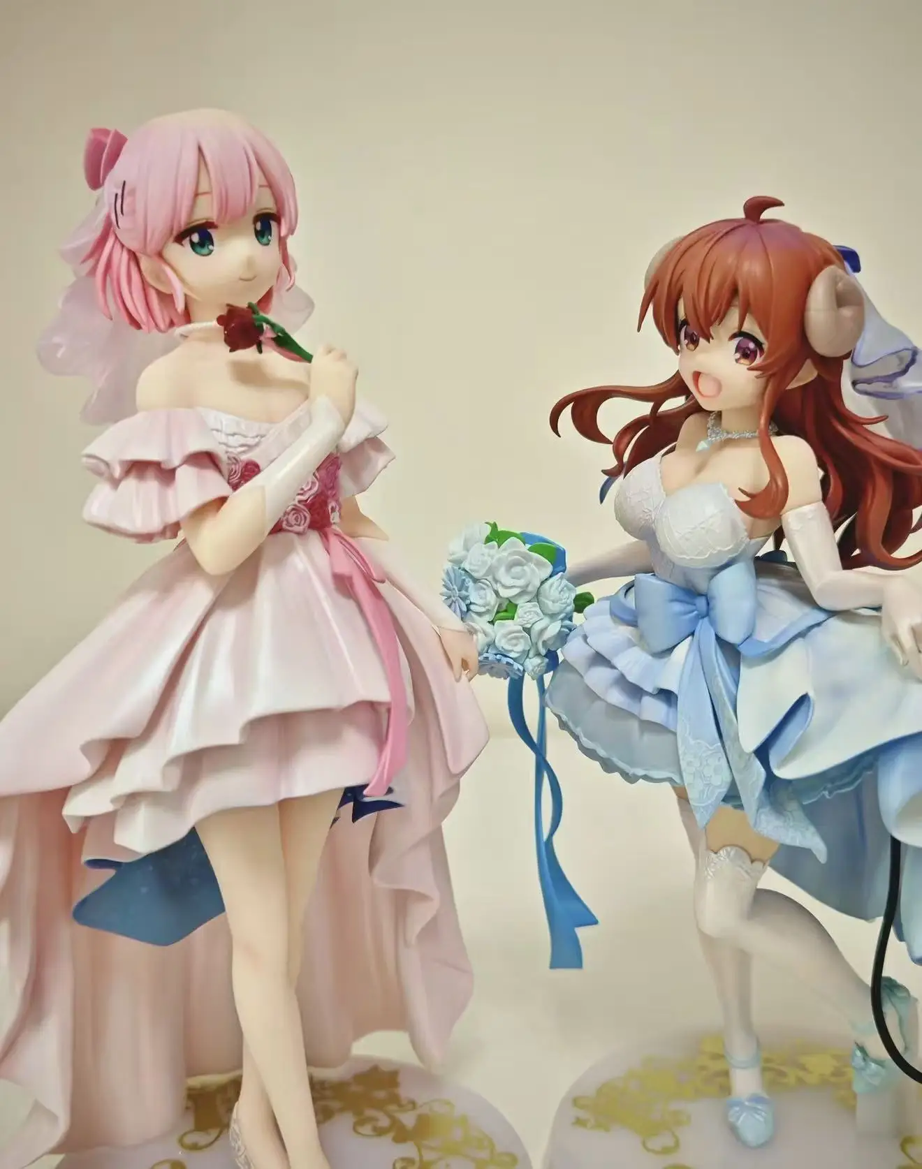 【ZW】MEDICOS-E Machikado Mazoku Yoshida Yuko Wedding Scale 1/7 Figures Toy Model Gift