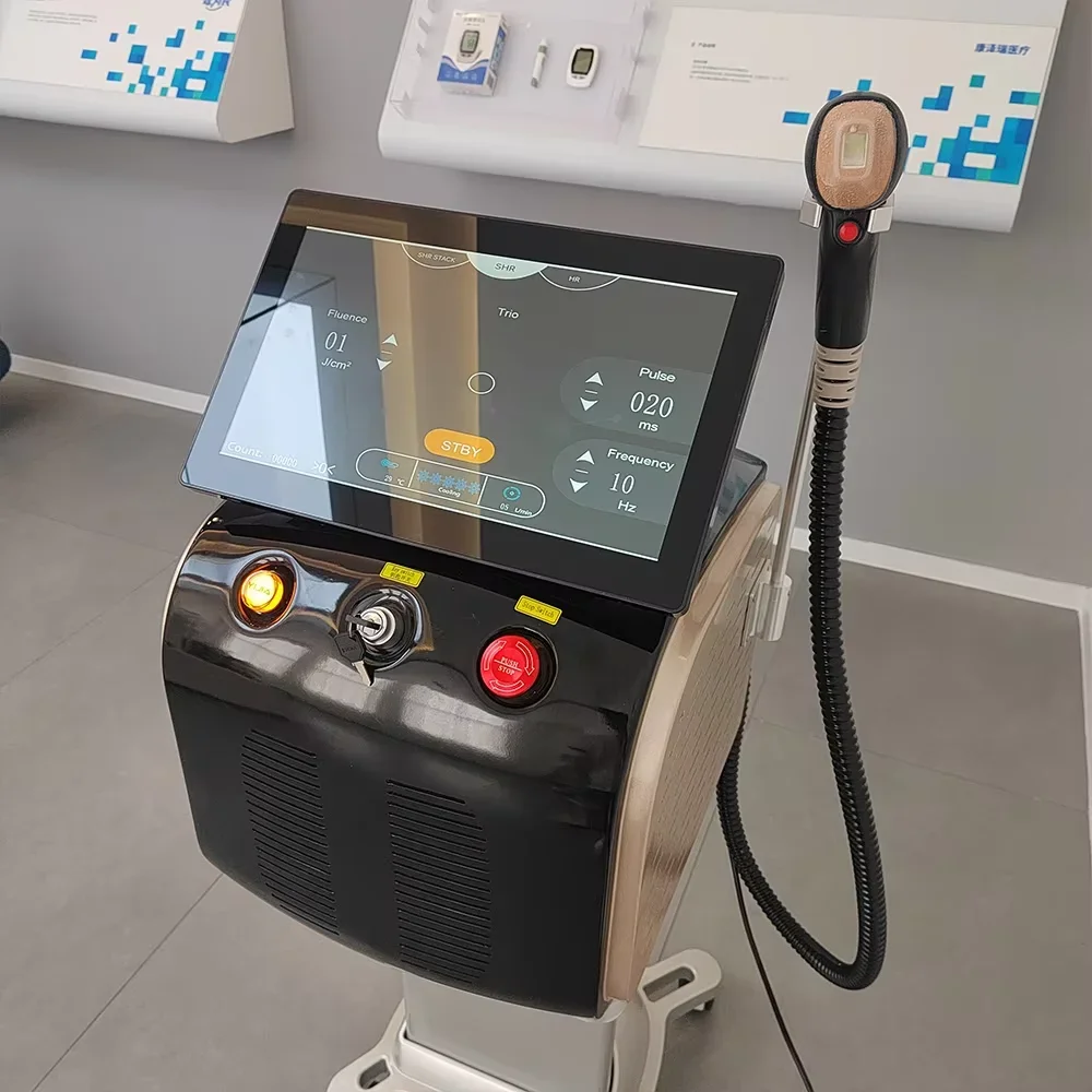 808nm ديود آلة إزالة الشعر بالليزر 4000 واط جهاز إزالة الشعر ثلاثة الطول الموجي جهاز التيتانيوم الجليدي إزالة الشعر غير مؤلم