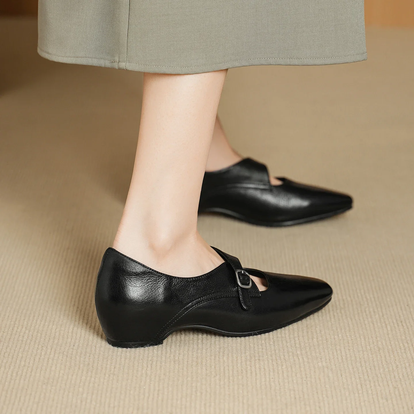 New Premium Washed Cowhide Leather Monk Strap Pumps Women Vintage Buckle Strap 4cm Mid Heel Sleek Square Toe Elegant Dress Shoes