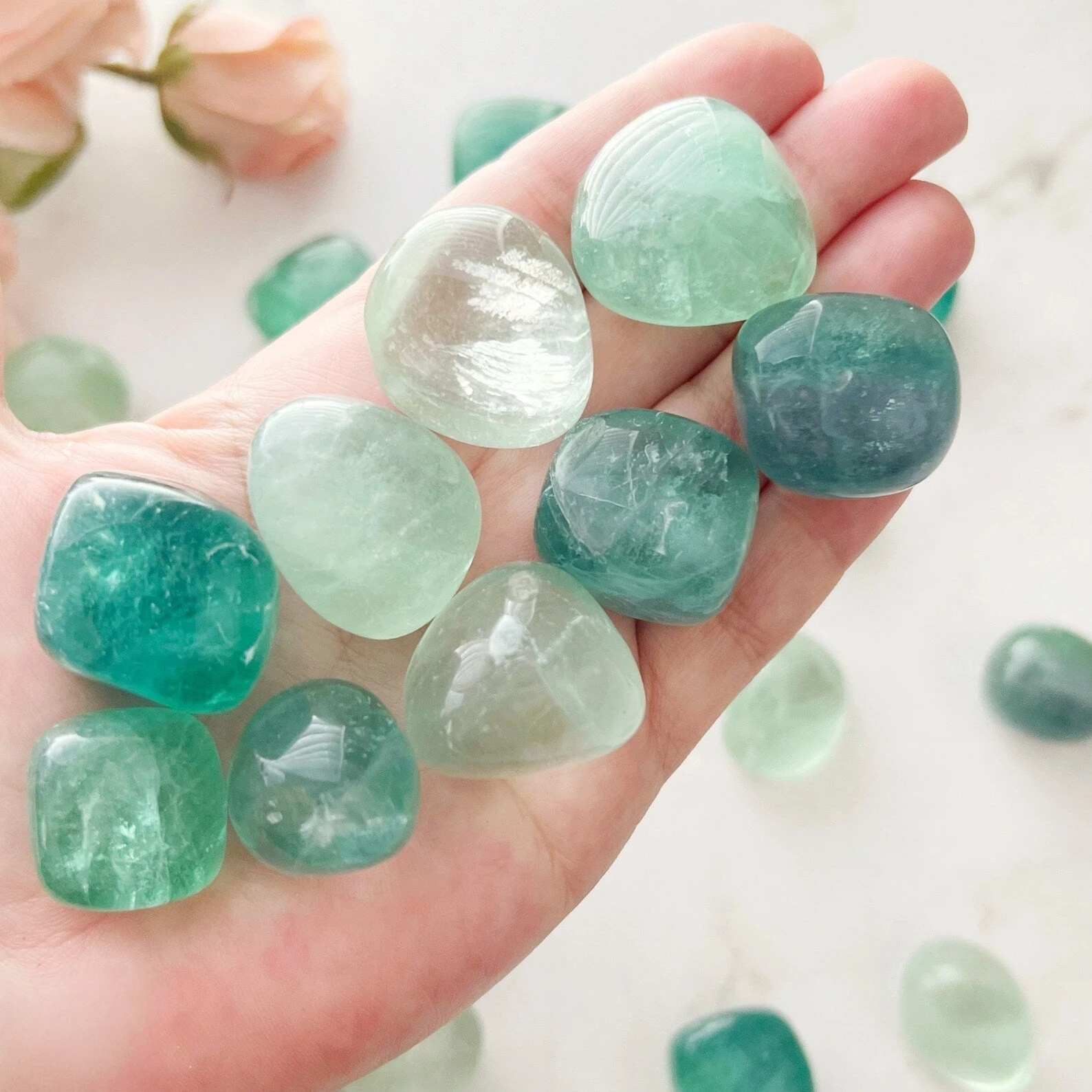 

Natural Green fluorite rolling stones, polished crystals, irregular crystals, bulk crystals, outdoor garden decorative stones