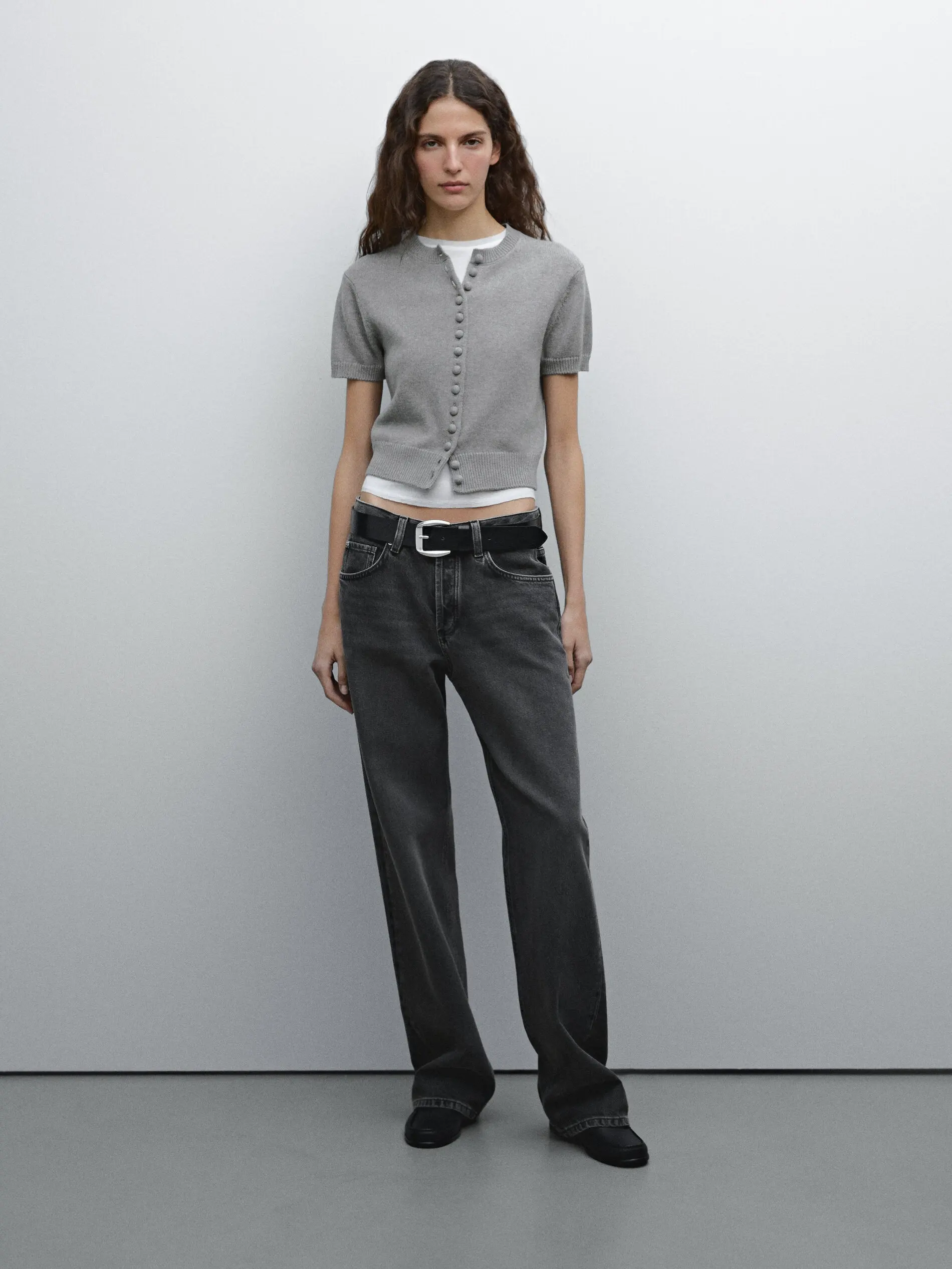 

Ethereal MD 2025 massidutti spring new style of Ladies' casual stylish commuter round-neck short-sleeved knitted cardigan