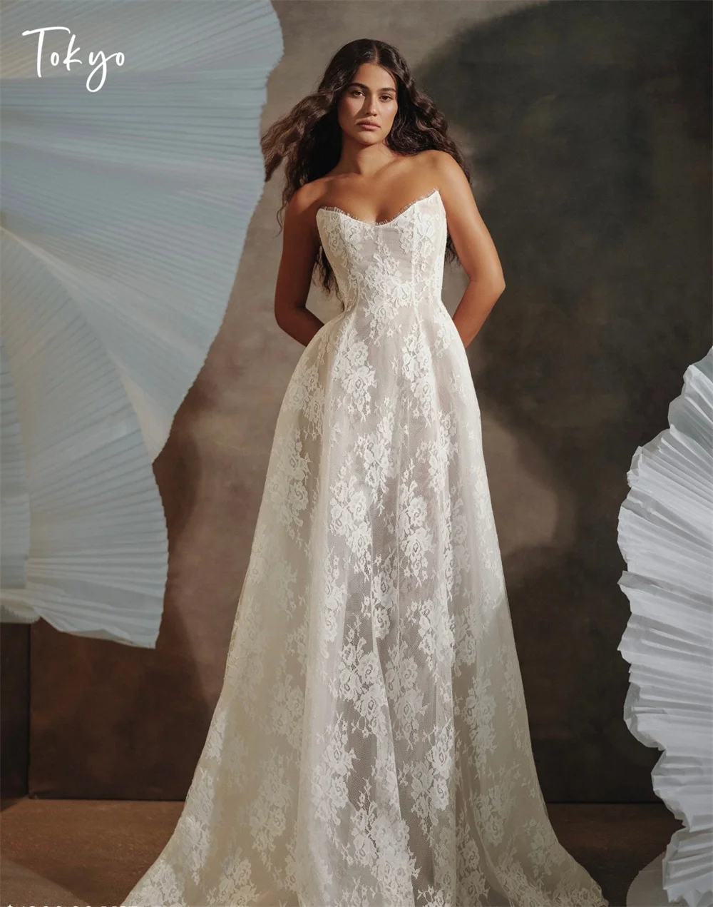 Tokyo personnalisé blanc a-ligne robe de mariée dentelle fleur sans manches Zip robes de mariée 2025 bretelles Court Train robes de mariée