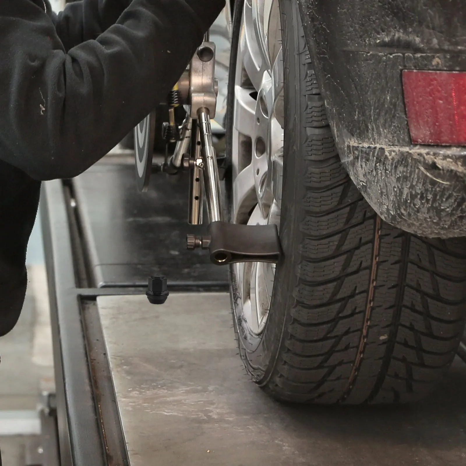 

14x1.5 Lug Solid Reinforced Wheel Hub Screws Compatible Tire Rim Nuts Durable Easy Installation Stable