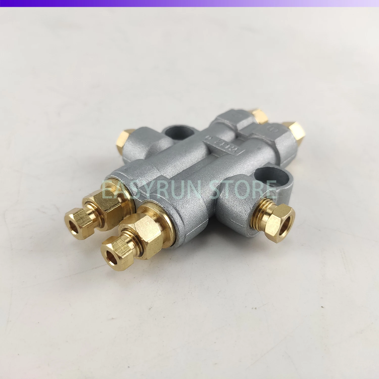 YH32 Volumetric Distributor Oil Discharge Quantitative Oil Separator Injection Molding Machine in 6mm out 4mm