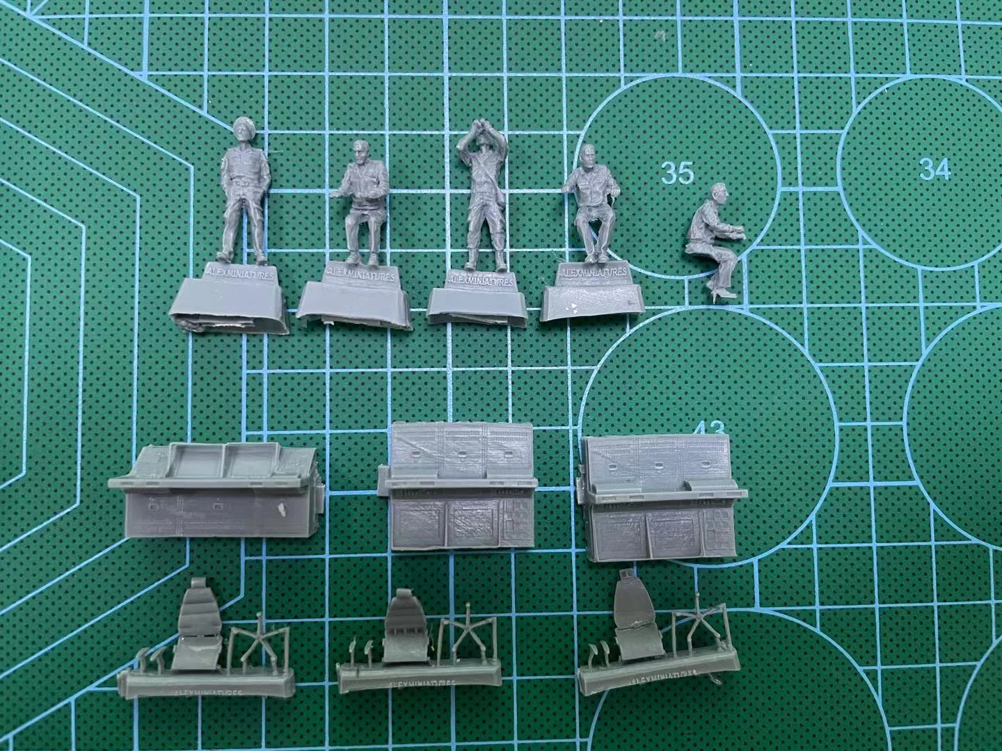 1 / 72 Resin Soldier Original Mold Turnover A104 Russian Command And Dispatching Center 4-person Group, Including Accessories.