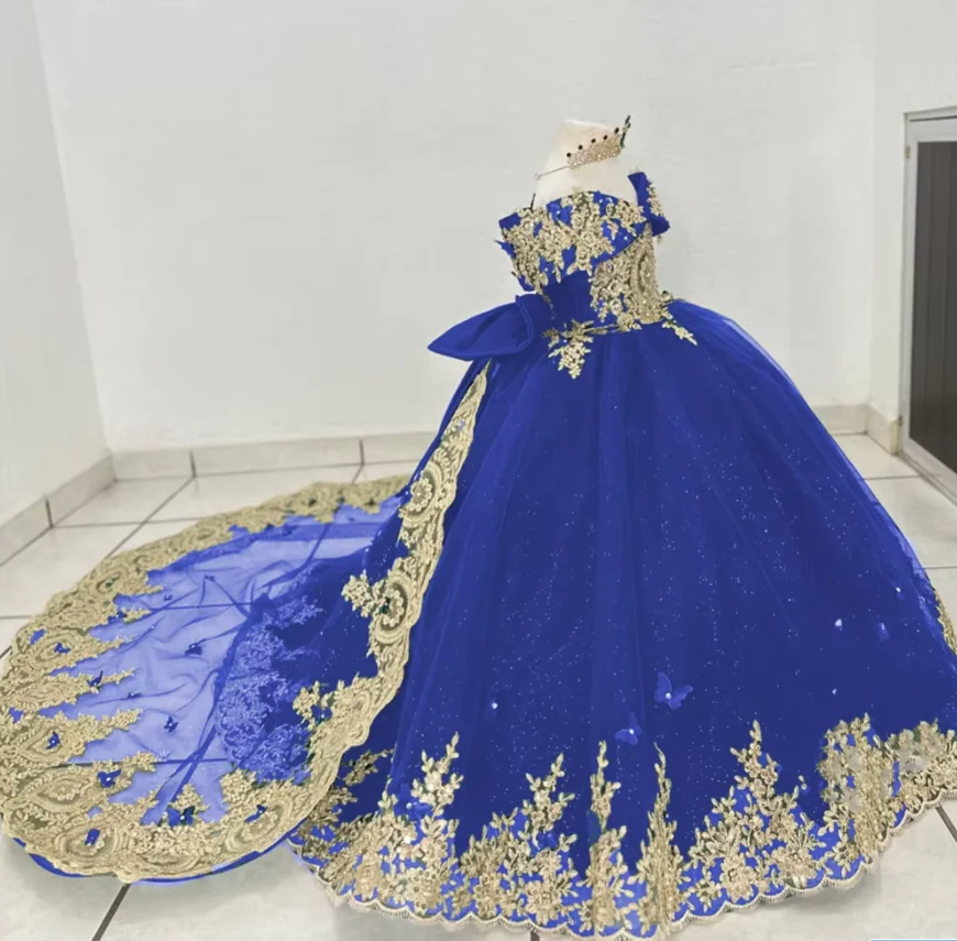 فستان فتاة الزهور بدون أكتاف مخصص مزين بالدانتيل فستان الأميرة اللامع على شكل حرف a للأطفال أول حفلة عيد ميلاد