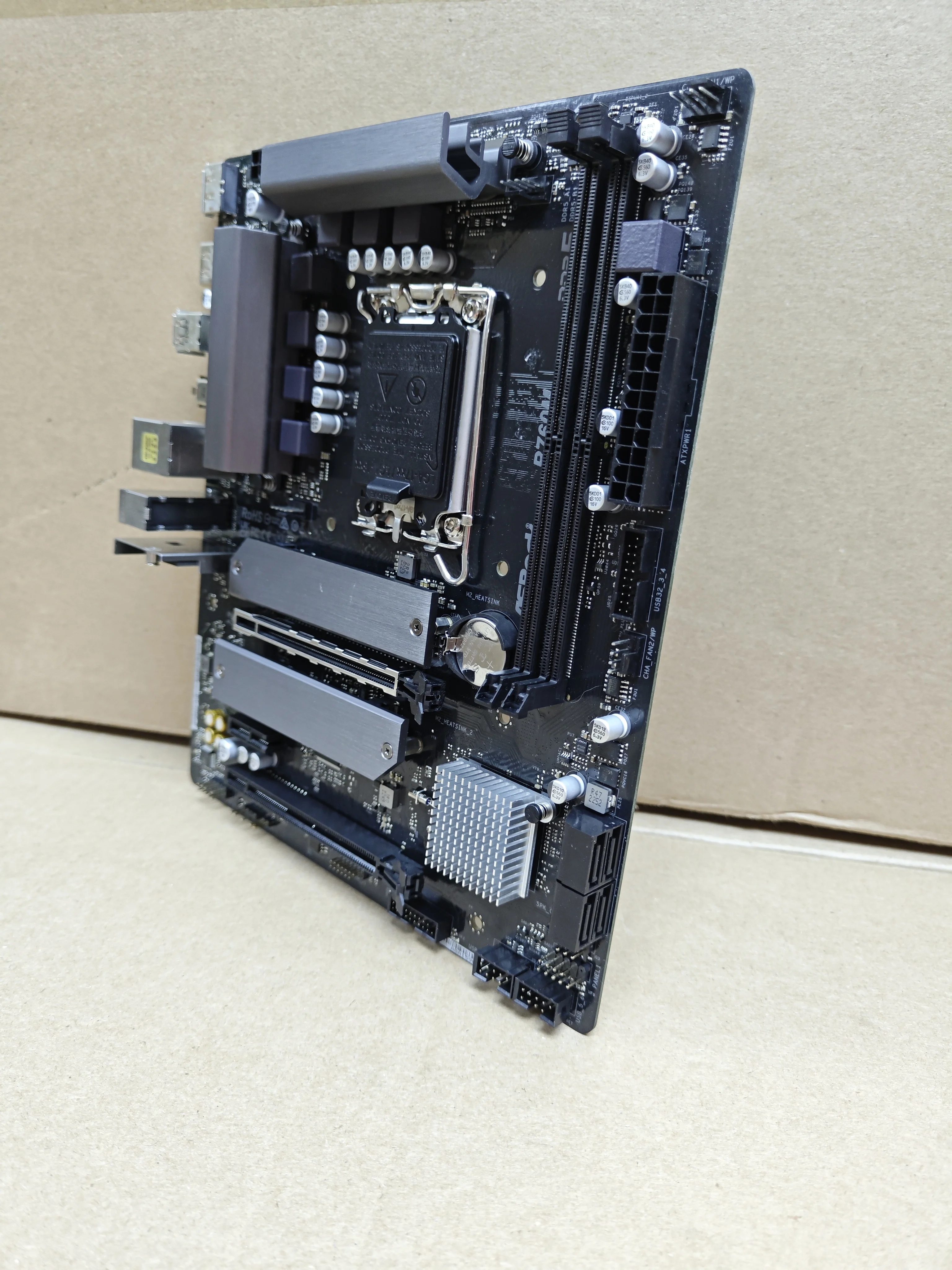 ASRock B760M LGA 1700 마더보드 RAM DDR5 B760 CPU 인텔 코어 i9-14900 i7-14700 i5-14400 i5-13400F M.2 PCIe 4.0 마이크로 ATX 지원 썸네일 3