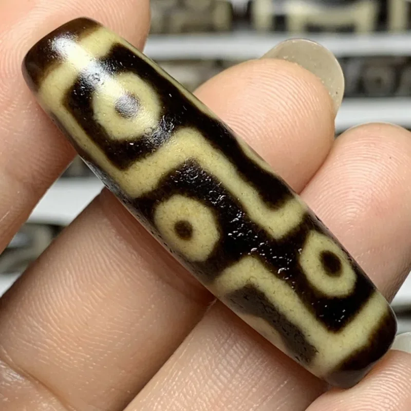 Thing One Picture Natural Agate Old MaterialsWhite Teeth Yellow to Dzi Bead Pendant 40.4*11.5mm