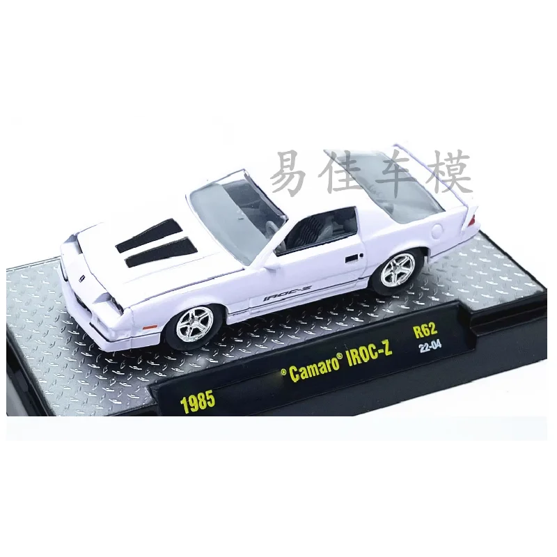 Diecast Scale 1:64  Model 1985 Chevy Camaro IROC-Z Sports Car Simulation AlloyCar Model Metal Vehicle Collection Display Gift