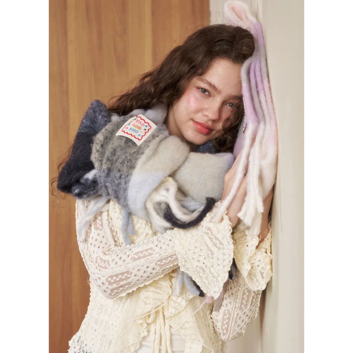 

2025 новый цветной женский шарф в клетку с бахромой контрастных цветов для зимы, утолщенный клетчатый шарф в сочетании с морозостойкой шалью